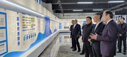 李瑋董事長一行赴安徽亳州參觀考察現(xiàn)代中藥材,構建深度融合發(fā)展新格局