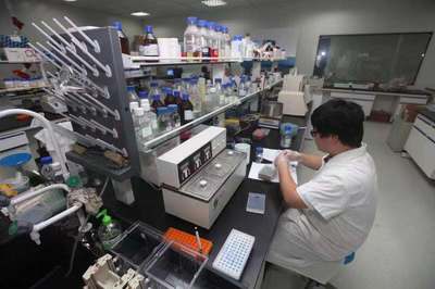 瞄準(zhǔn)精準(zhǔn)醫(yī)療 嘉定讓"院地校企"抱團(tuán)發(fā)展