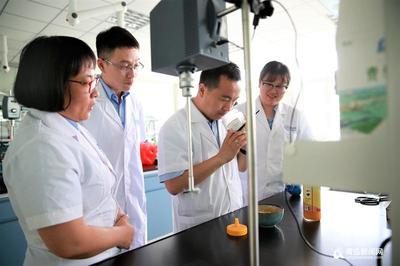 【青島工匠】從技術(shù)研發(fā)到產(chǎn)業(yè)化 明月博士團(tuán)隊(duì)的漫漫科研路